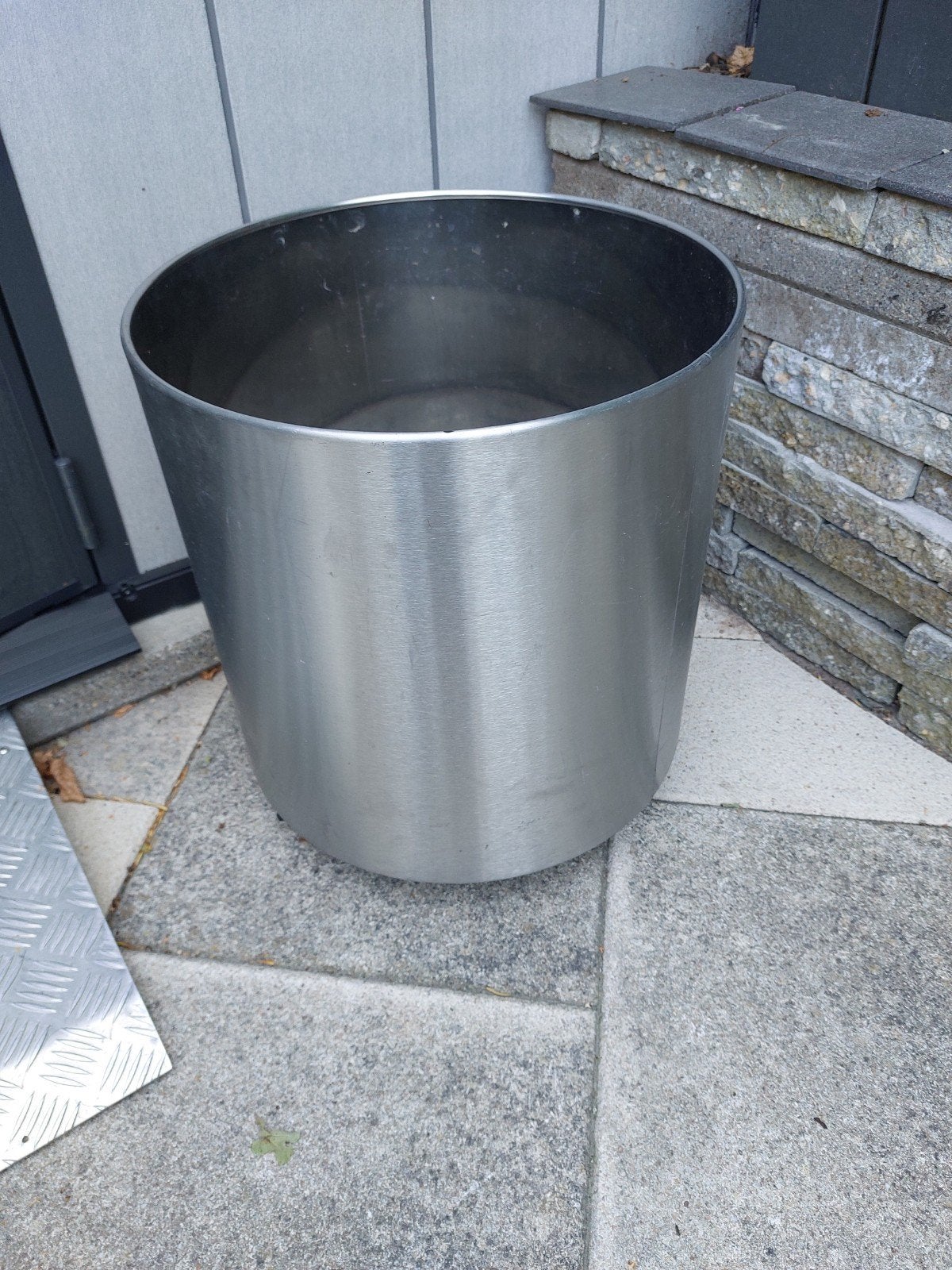 Bloembak rvs met goeie wieltjes 40 hoog x 40 diep(ldiameter), Ophalen, Metaal