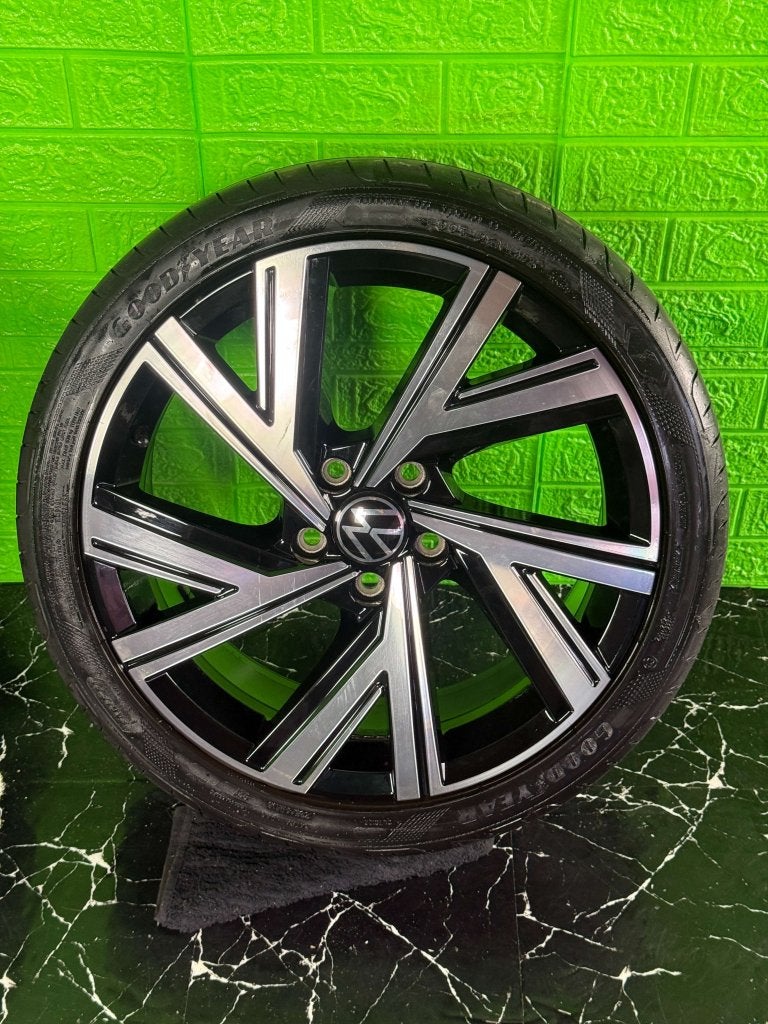 Originele Volkswagen Golf velgen 18" 5x112 Bergamo zomerset, Niet ingevuld, 18 inch, Gebruikt, Banden en Velgen