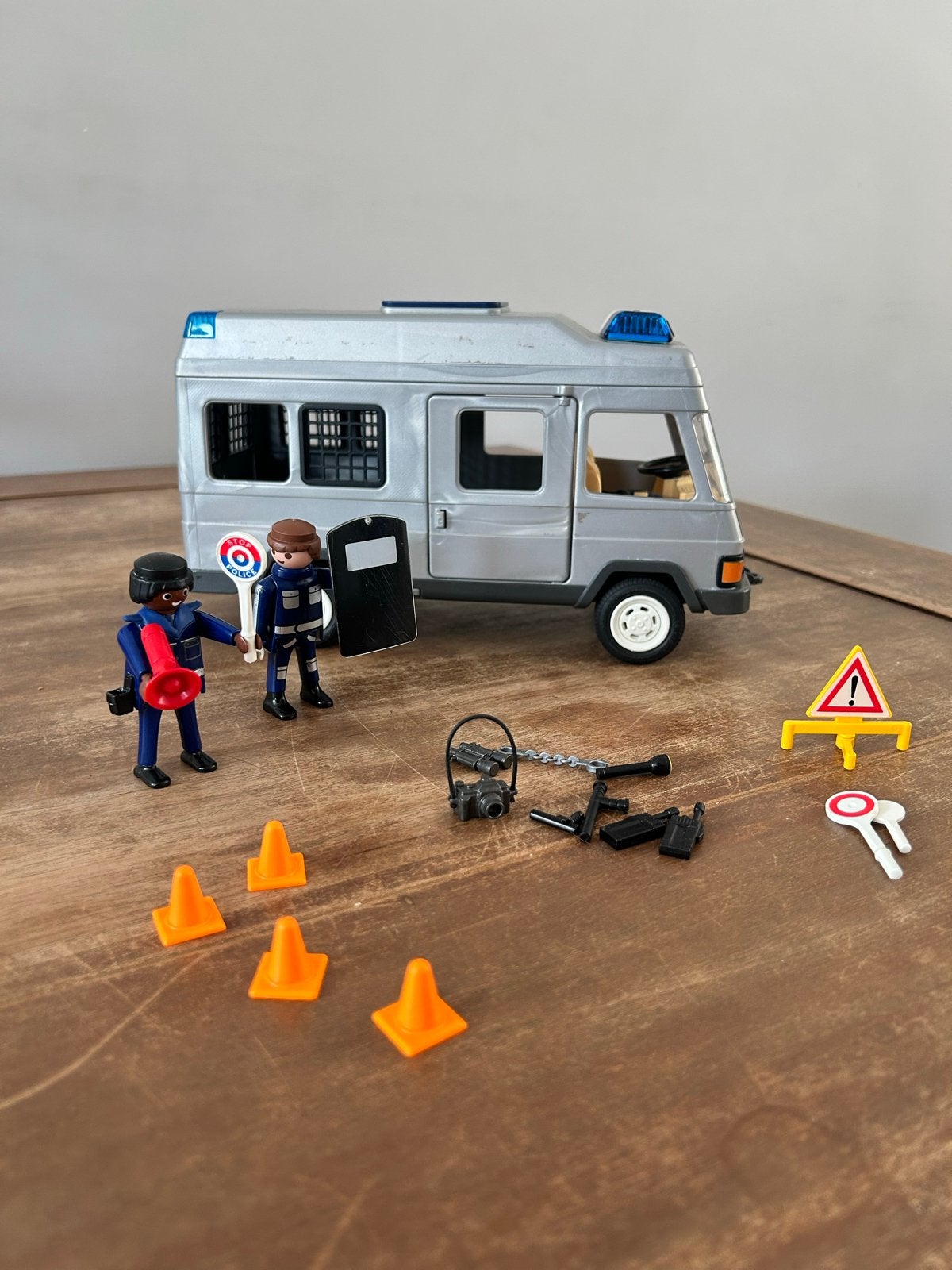 Playmobil 4023 Politiebus met agenten en accessoires, Ophalen of Verzenden, Gebruikt, Jongen of Meisje