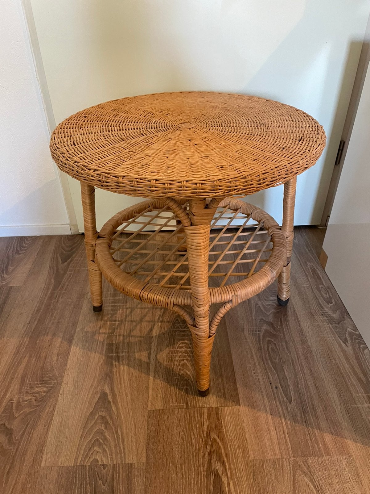 Rotan Bijzettafel - Rond en Stijlvol, Overige materialen, Minder dan 55 cm, Gebruikt, Rond
