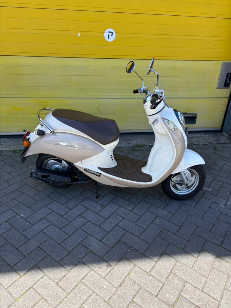 Leuke en goede Sym Mio, Fietsen en Brommers, Scooters | SYM, Maximaal 45 km/u, Zo goed als nieuw, Benzine, 50 cc