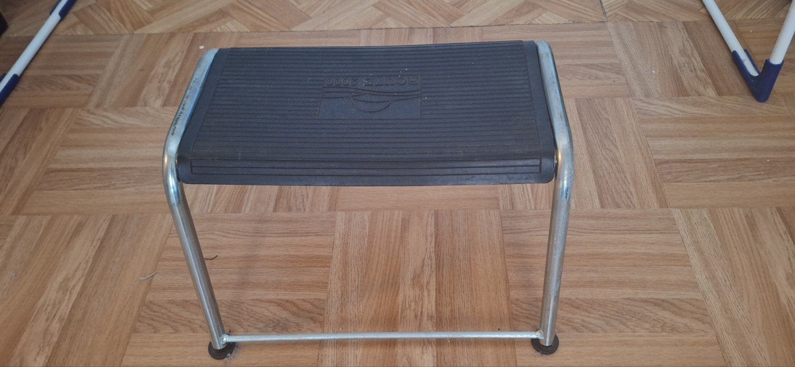 Stevig opstapje met anti-slip oppervlak, Ophalen, Gebruikt