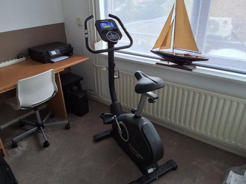 Hometrainer, Sport en Fitness, Ophalen, Zo goed als nieuw, Aluminium, Hometrainer