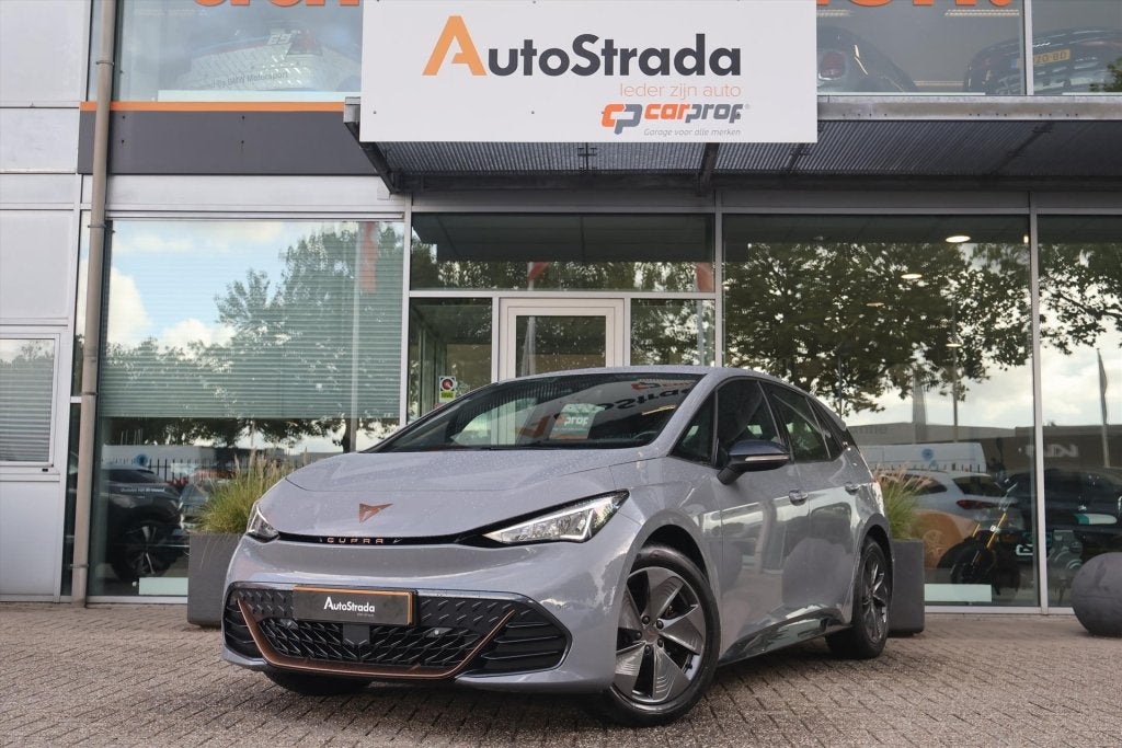 Cupra Born 58 kWh 204pk Business One SoH 91% | Camera | ACC, Auto's, Dealer onderhouden, Gebruikt, Zwart, Origineel Nederlands