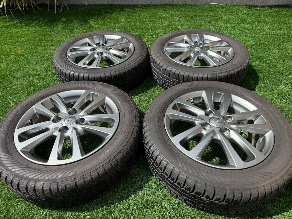 Zeer nette toyota velgen plus band 175 65 r15 krasvrij!, Ophalen, Zo goed als nieuw