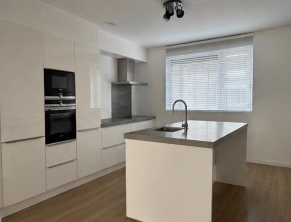 Complete keuken met Siemens inbouwapp – incl. eiland, Ophalen, Gebruikt, Wit, Met kookeiland