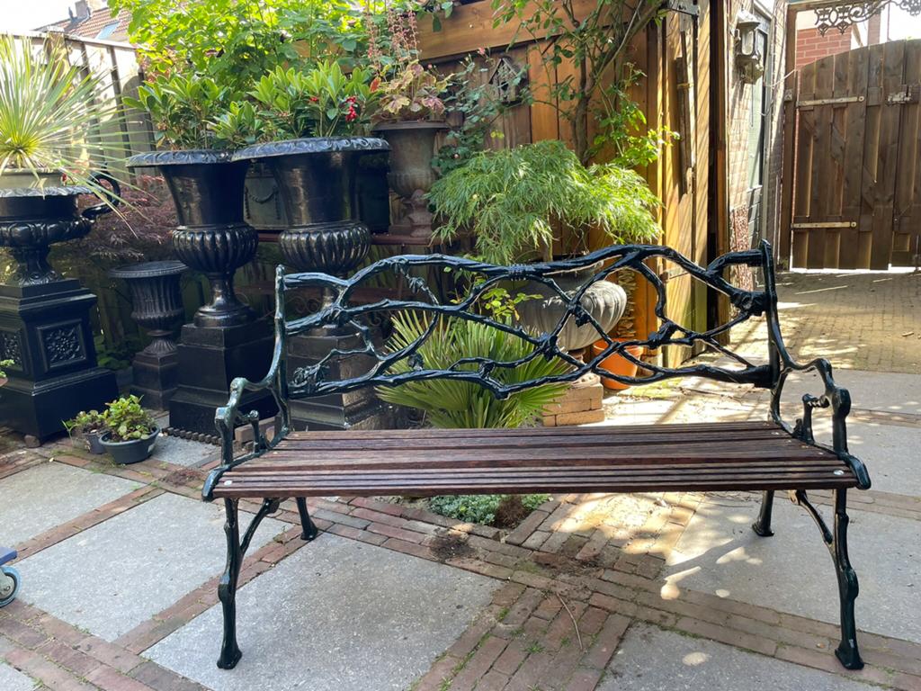 Gietijzeren takken tuinbank met tuinkussen, Tuin en Terras, Ophalen, Zo goed als nieuw, Metaal