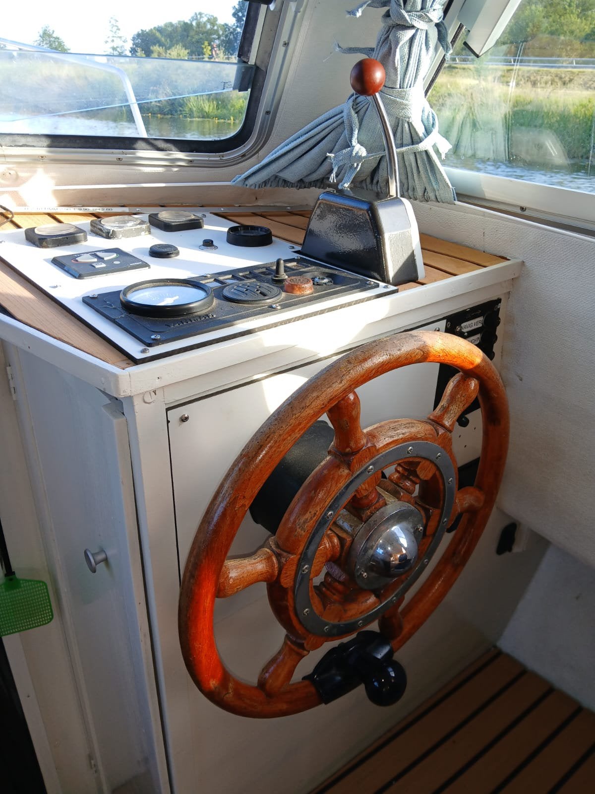 Polyester kajuitboot, Watersport en Boten, Ophalen of Verzenden, Zo goed als nieuw, Motor en Techniek, Zeilboot of Motorboot