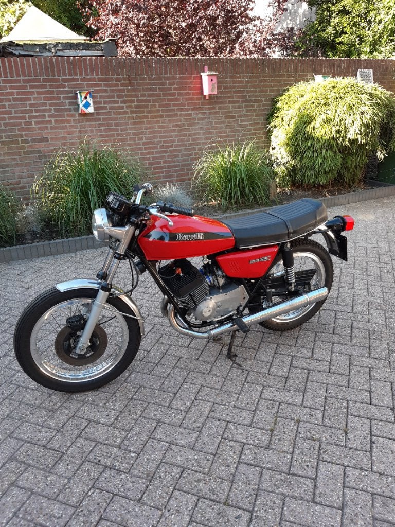 Benelli 250-2C, Motoren, 250 cc, 2 cilinders, Gebruikt, Particulier