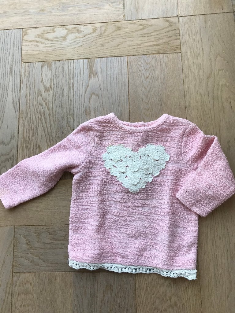 leuk nog net shirtje maat 74 met hartje uit bloemetjes, Kinderen en Baby's, Babykleding | Maat 74, Meisje, Early Days, Ophalen of Verzenden