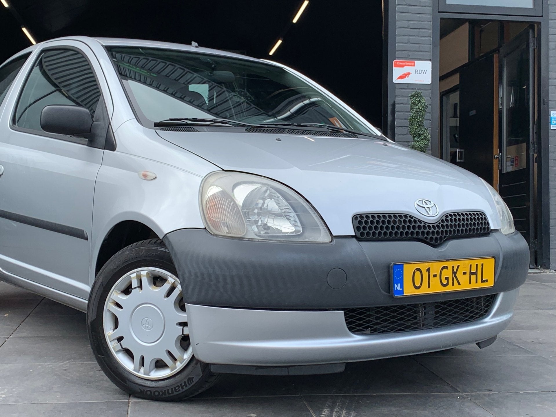 Toyota Yaris 1.0-16V VVT-i Terra|1e eig|NAP|APK|2 sleutels, Voorwielaandrijving, Stof, Gebruikt, 4 cilinders