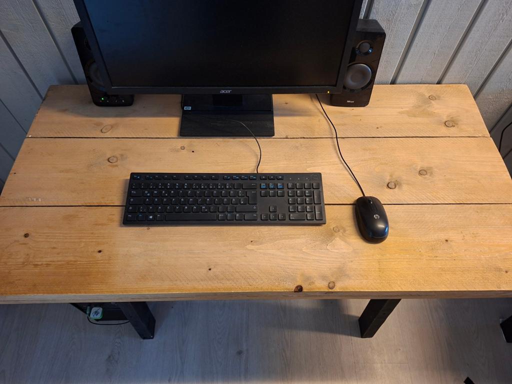 2 x stevig houten bureau 120x60x73  gebruikt maar netjes, Ophalen, Gebruikt