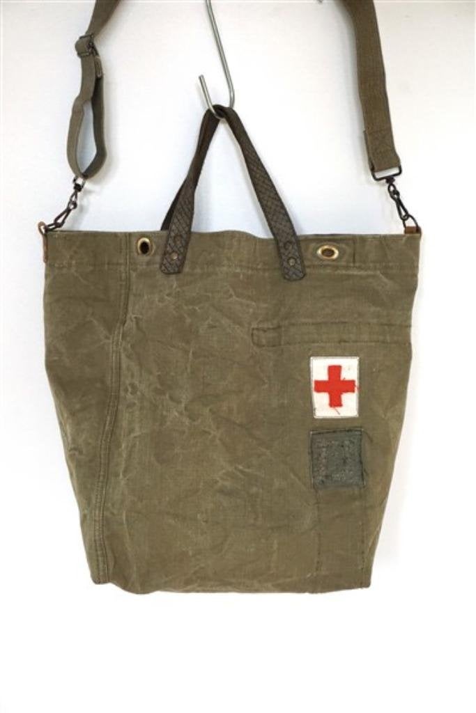 Legertas / shopper met rood kruis, Verzamelen, Militaria | Algemeen, Overige typen, Ophalen of Verzenden, Nvt, Nederland
