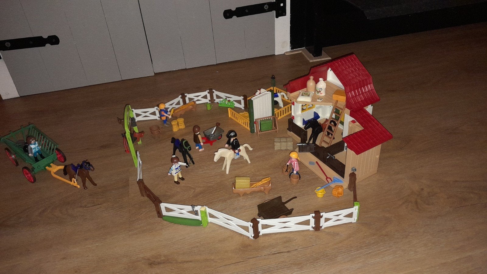 Playmobil Paardenboerderij met veel accessoires, Ophalen of Verzenden, Gebruikt, Country, Gebouw