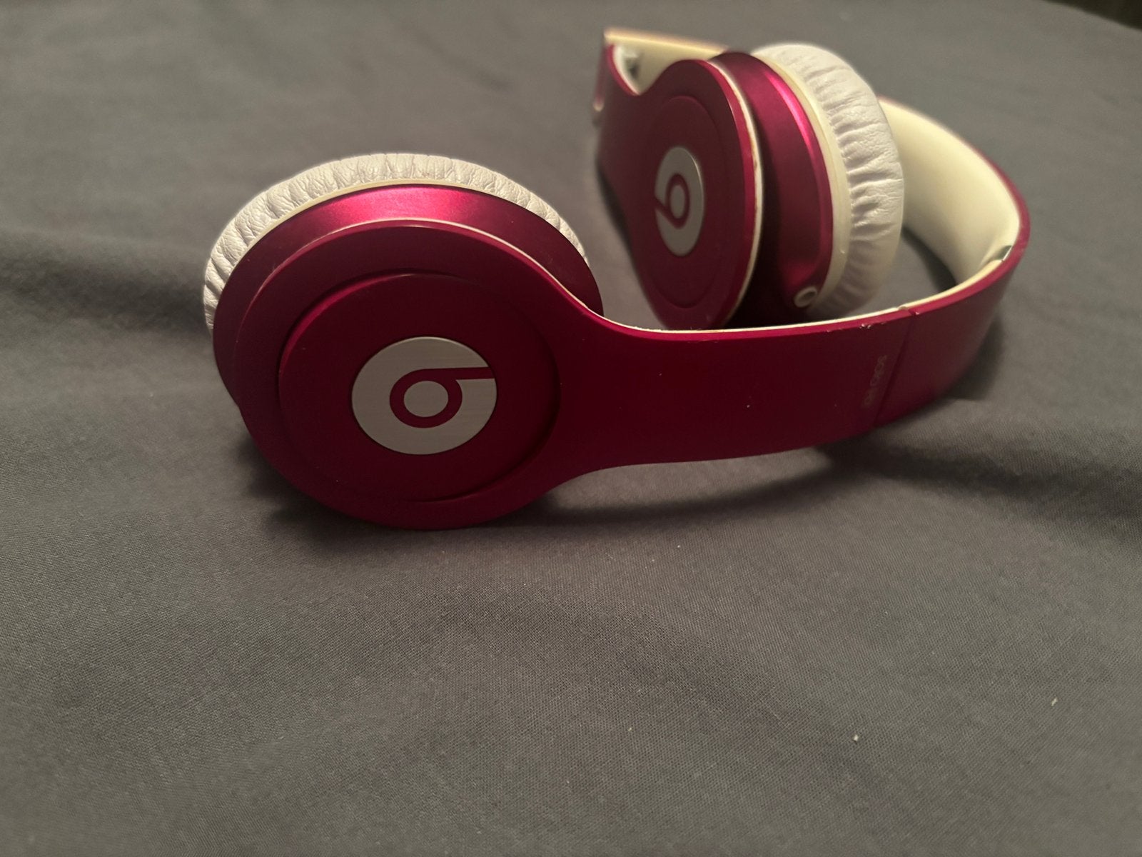 Beats Koptelefoon solo HD ROZE, Gebruikt, Ophalen of Verzenden, Draagtas/etui, Roze