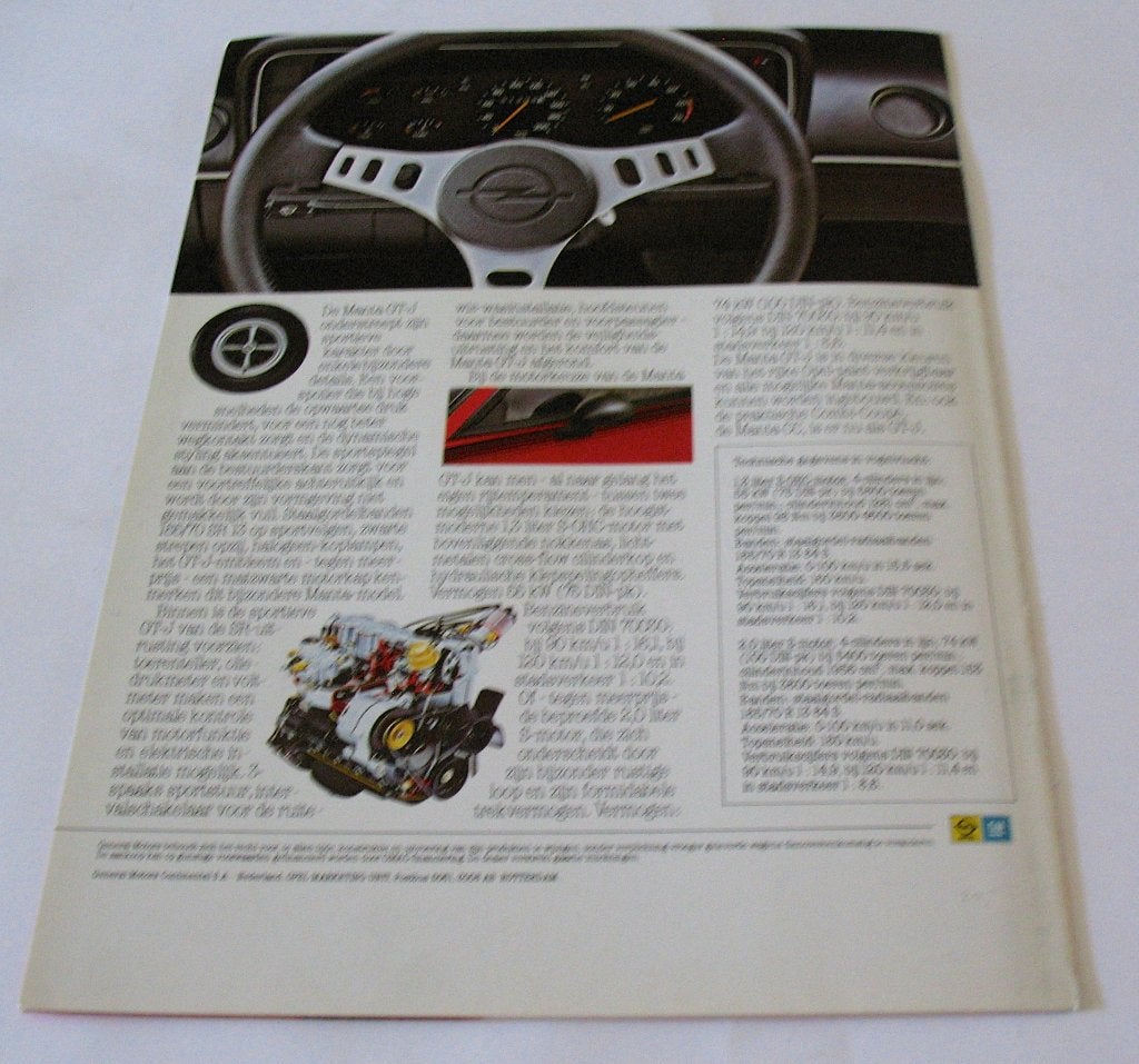 Autofolder Opel Manta GT-J rood 2-luik ZGAN, Boeken, Ophalen of Verzenden, Zo goed als nieuw, Opel, Opel