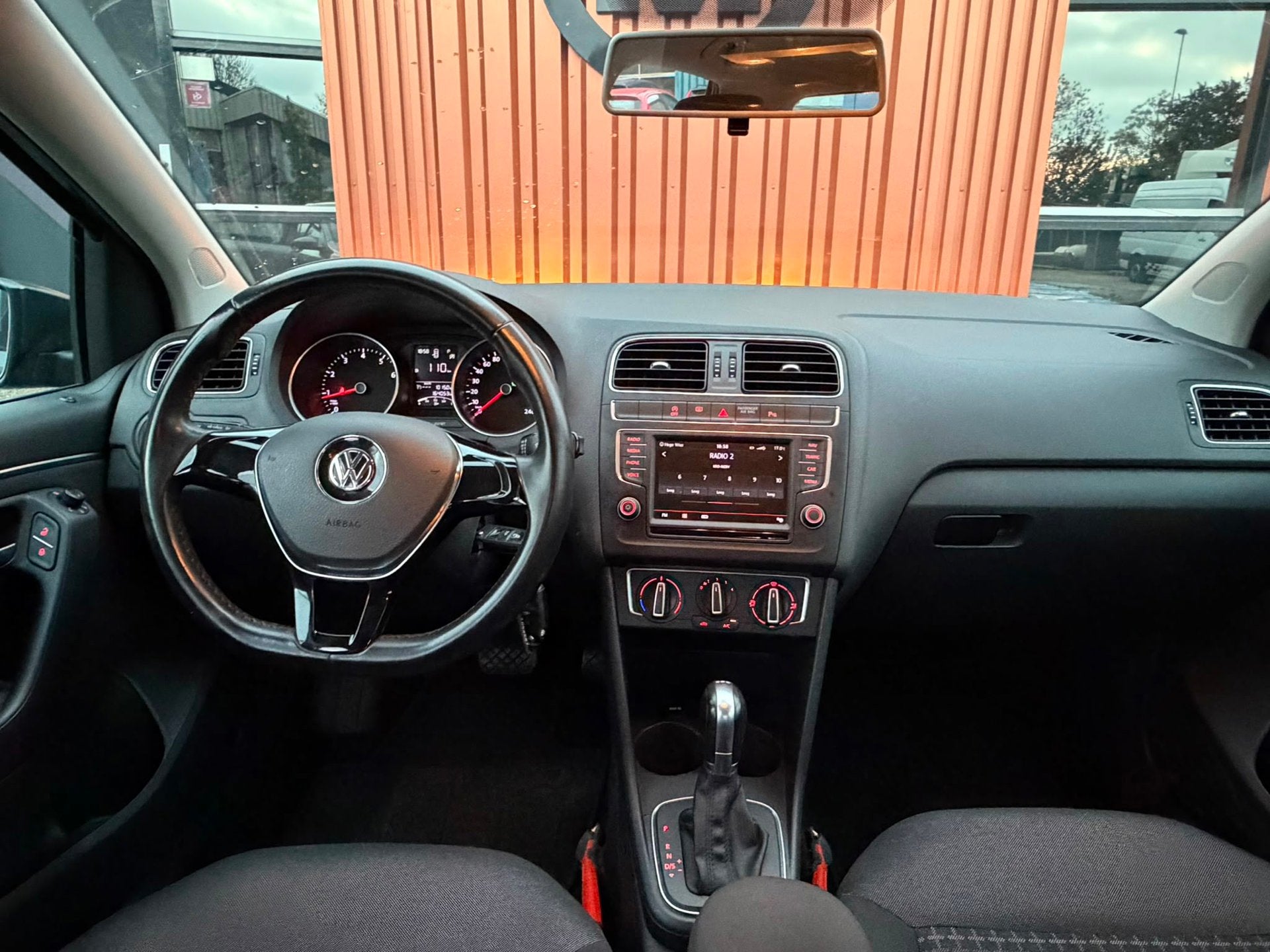 Volkswagen Polo 1.2 TSI Comfortline Automaat/Cruise/PDC, Auto's, Stof, Euro 6, 4 cilinders, Verwarmde buitenspiegels