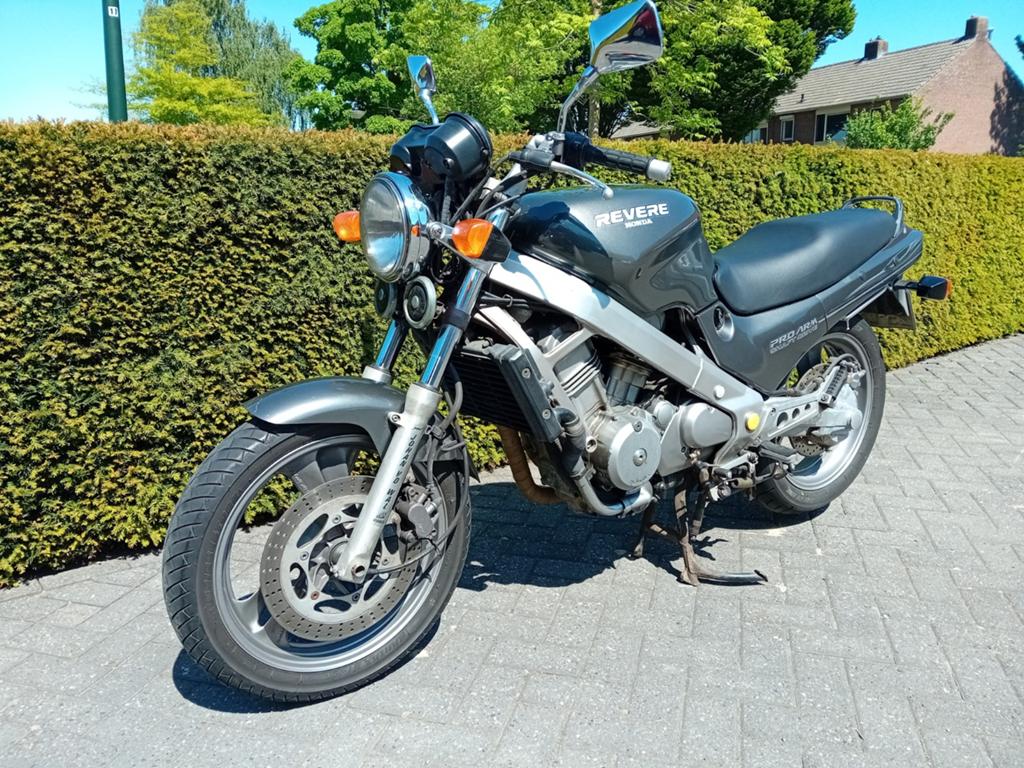HONDA NTV-650 Revere in uitstekende staat.