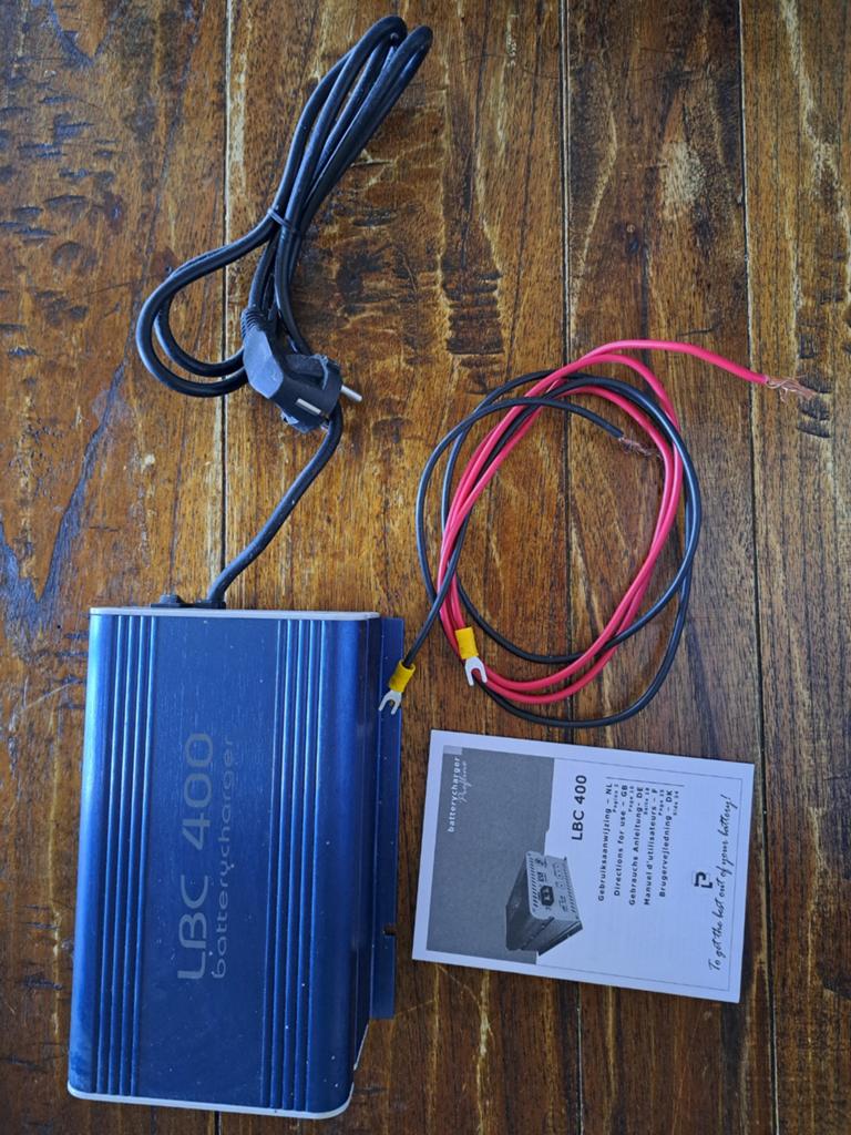 LBC-412B 12V 10A Accu(druppel)lader voor Auto, Caravan, Boot, Ophalen, Gebruikt, Universele onderdelen