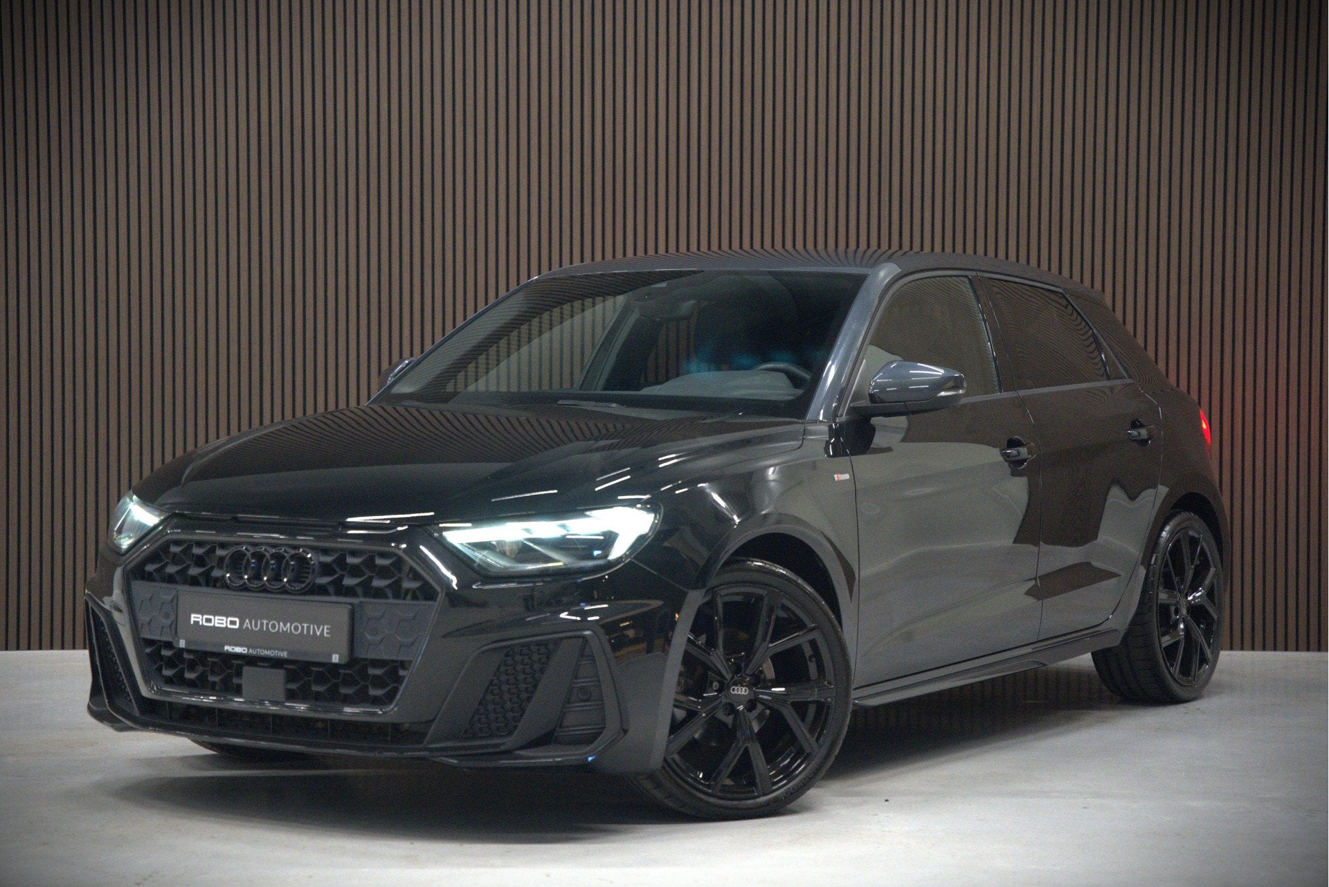 Audi A1 Sportback 35 TFSI S Line edition one S-Line | Bang &, Auto's, Stof, 4 cilinders, 150 pk, Bedrijf