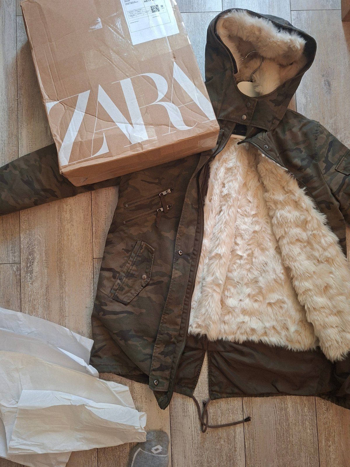 Nieuwe Zara jas met teddy voering - camouflage print, Maat 38/40 (M), Zara, Nieuw, Ophalen of Verzenden