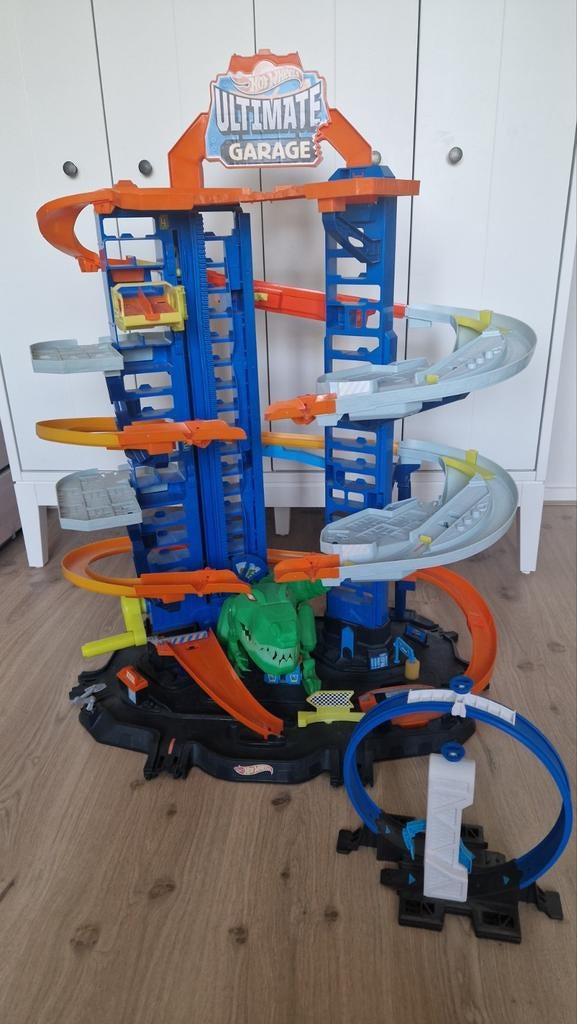 Hot Wheels Ultimate Garage met T-Rex + looping, Ophalen, Gebruikt, Jongen of Meisje