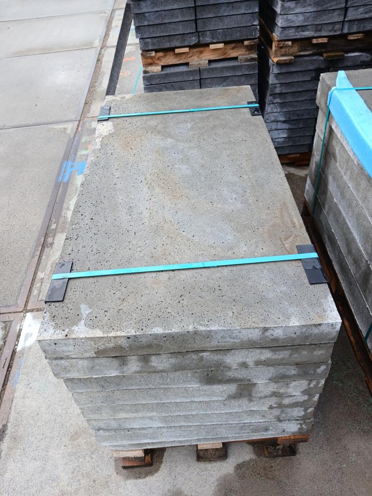 100x50x7  grijs  Oud-Hollandse tegels –  merk – €30 p, Ophalen, Nieuw, Hout, Terrastegels