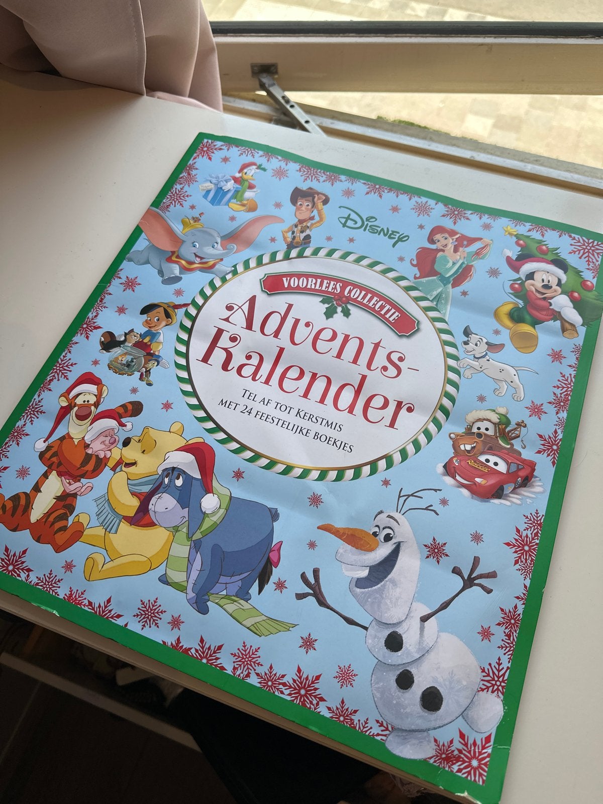 Disney Adventskalender met 24 Voorleesboekjes, Ophalen of Verzenden, Zo goed als nieuw, 3 tot 4 jaar