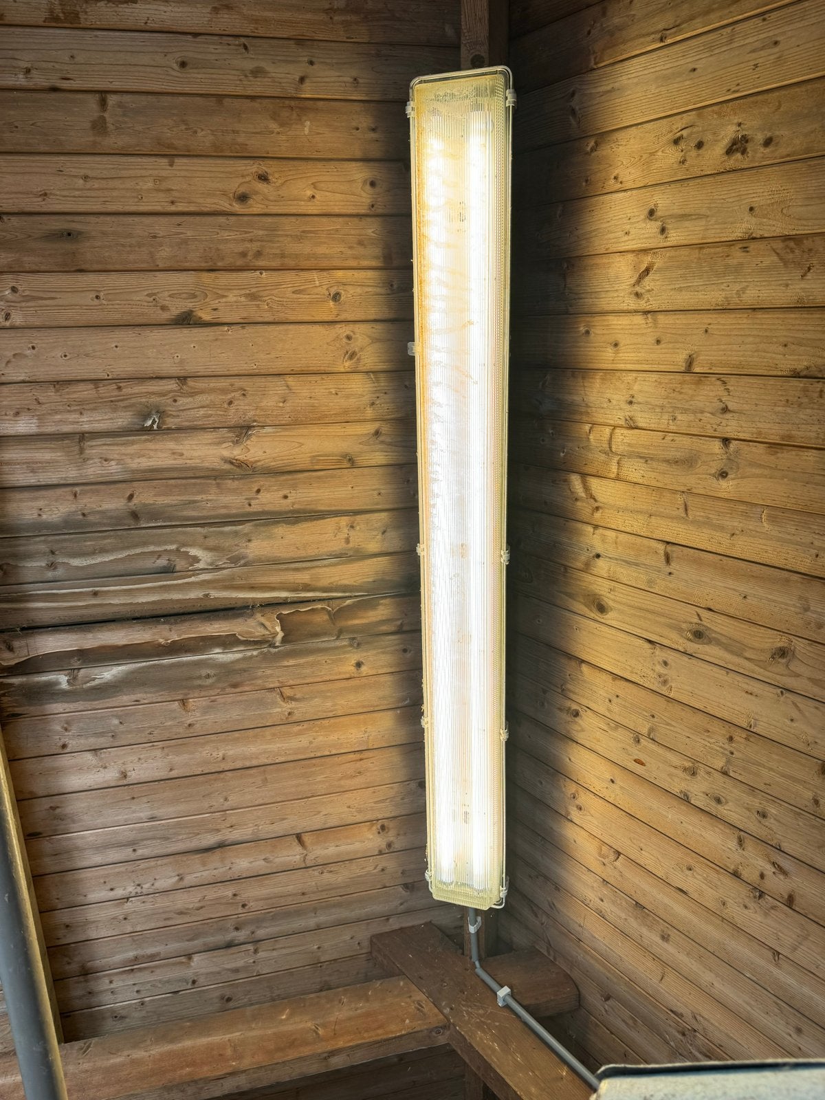 Slagvaste TL armatuur met 2 TL buizen (58 watt), Doe-het-zelf en Verbouw, Ophalen, Gebruikt, 50 tot 200 watt, Lamp met armatuur