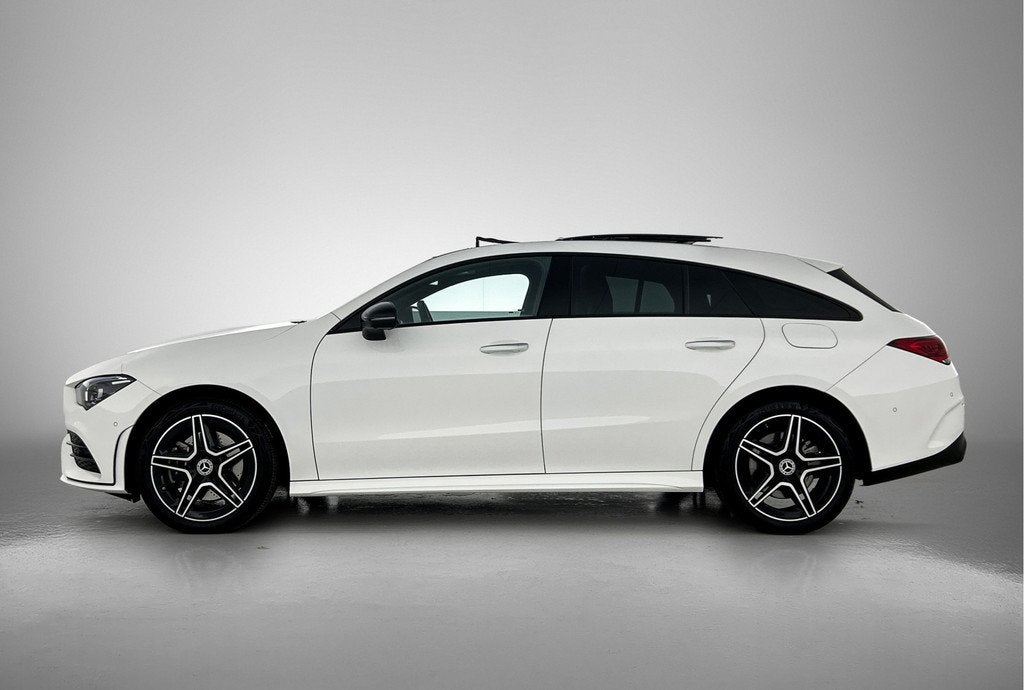 Mercedes-Benz CLA-Klasse Shooting Brake 250 e AMG Line | Pan, Auto's, Mercedes-Benz, Gebruikt, 4 cilinders, 15 kWh, Wit