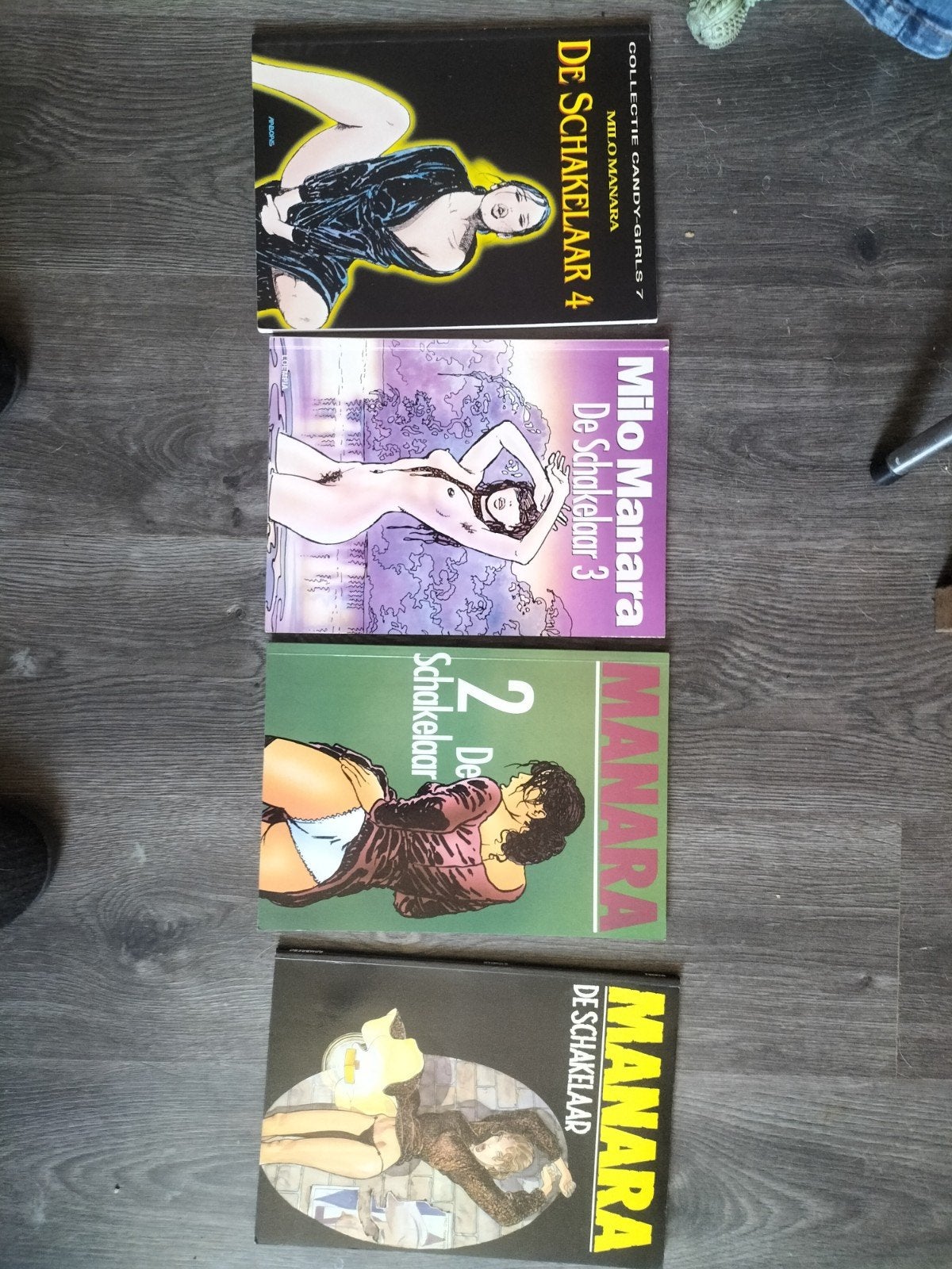 Erotische boeken van Milo Manara de schakelaar, Meerdere comics, Ophalen of Verzenden, Zo goed als nieuw, Europa