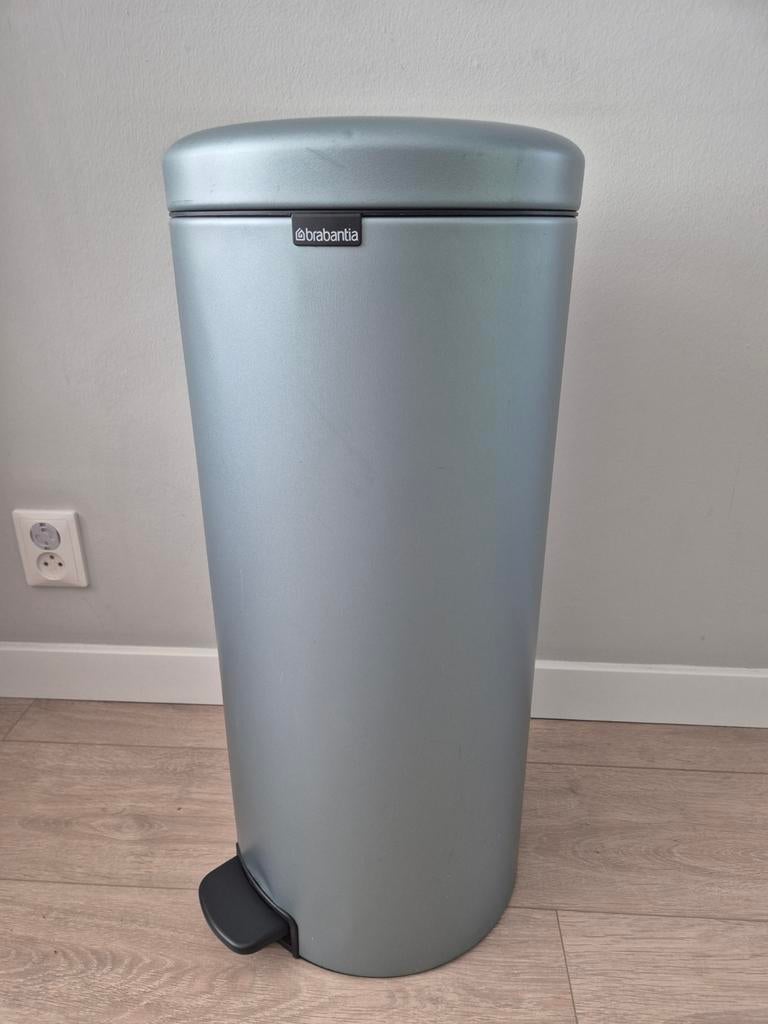 Brabantia pedaalemmer New Icon, 30L, Ophalen, Gebruikt, Met pedaal, Metaal