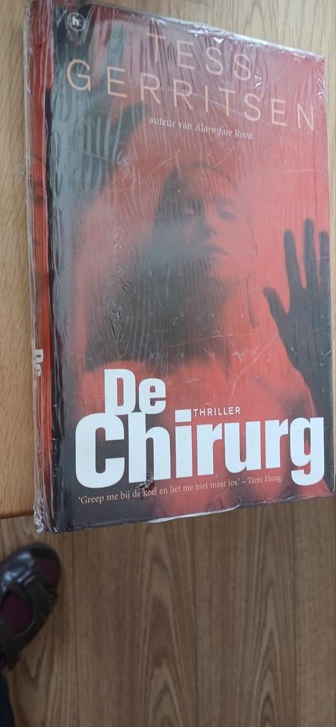 De Chirurg - Tess Gerritsen (Thriller), Boeken, Thrillers, Zo goed als nieuw, Nederland, Ophalen of Verzenden