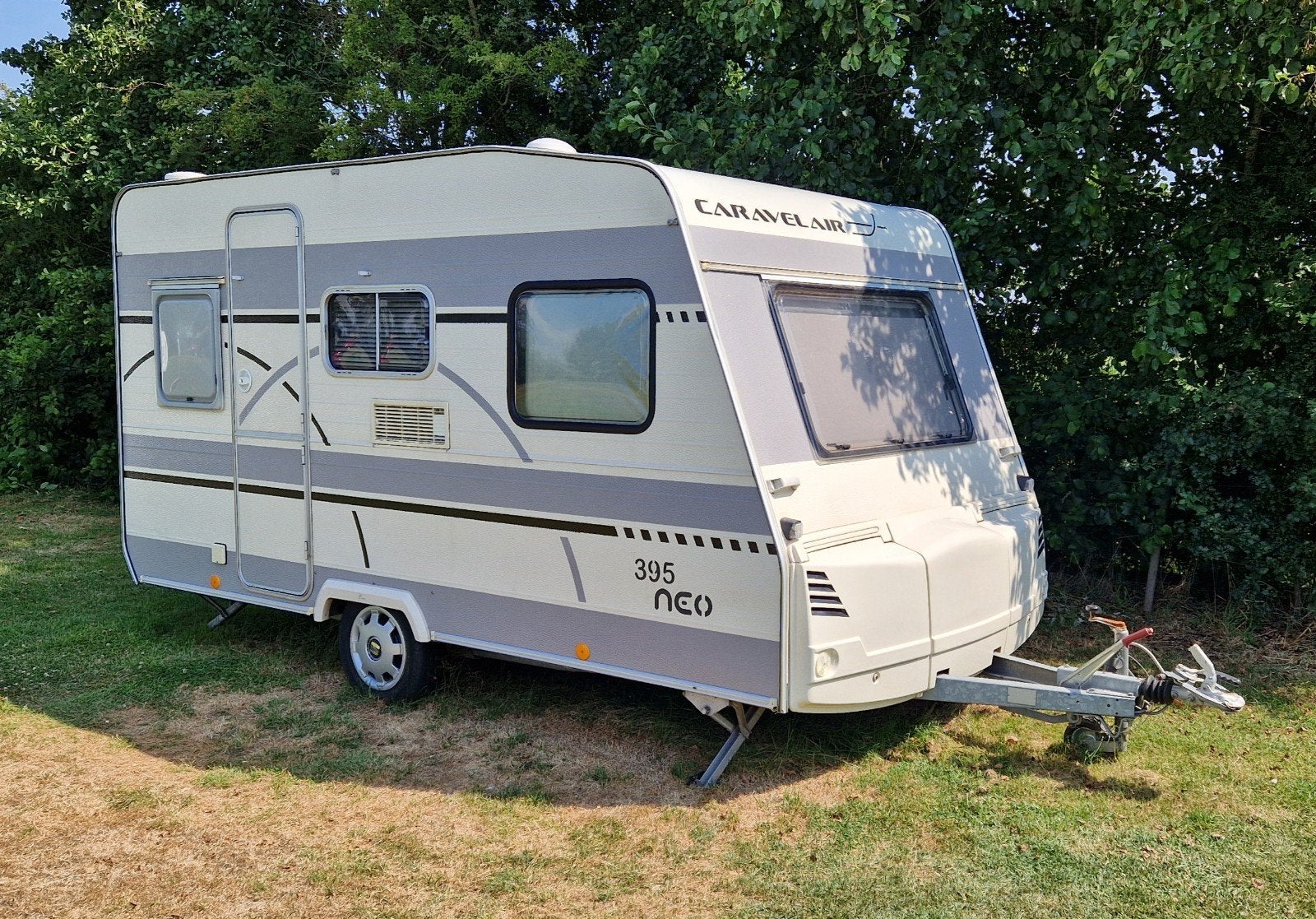 Caravelair Silver 395 NEO uit 1999,  600 kg leeg, max 900 kg, Schokbreker, Tot en met 3, Particulier, Dwarsbed