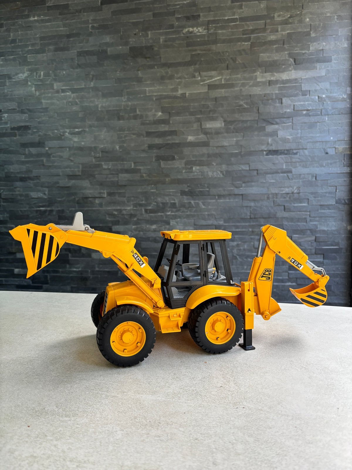 Bruder JCB 4CX tractor met voorlader en bak, Ophalen, Zo goed als nieuw
