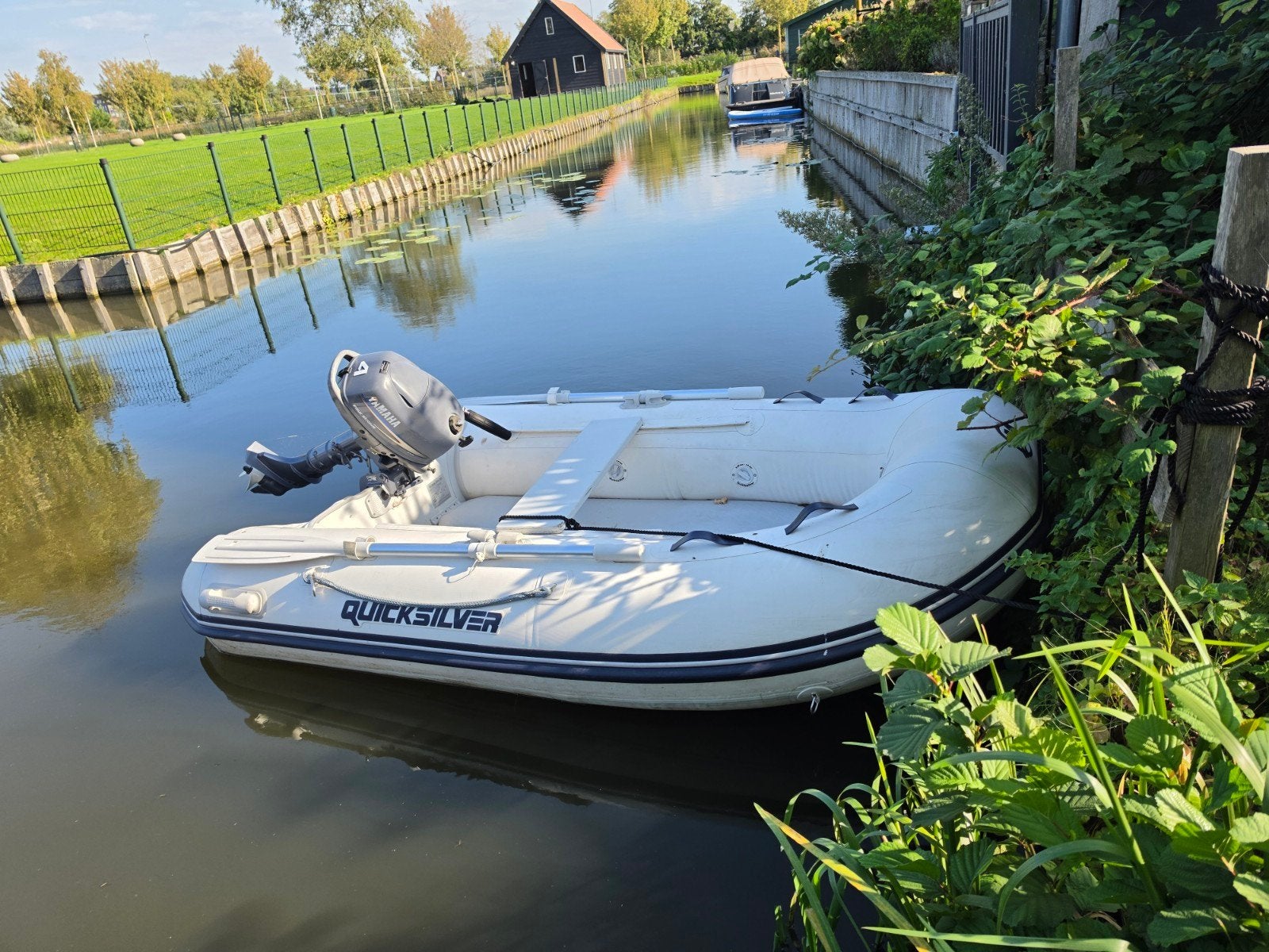 Quicksilver rubberboot met 4pk motor - Zo goed als nieuw!, Watersport en Boten, Ophalen, Quicksilver, Zo goed als nieuw, Inclusief motor