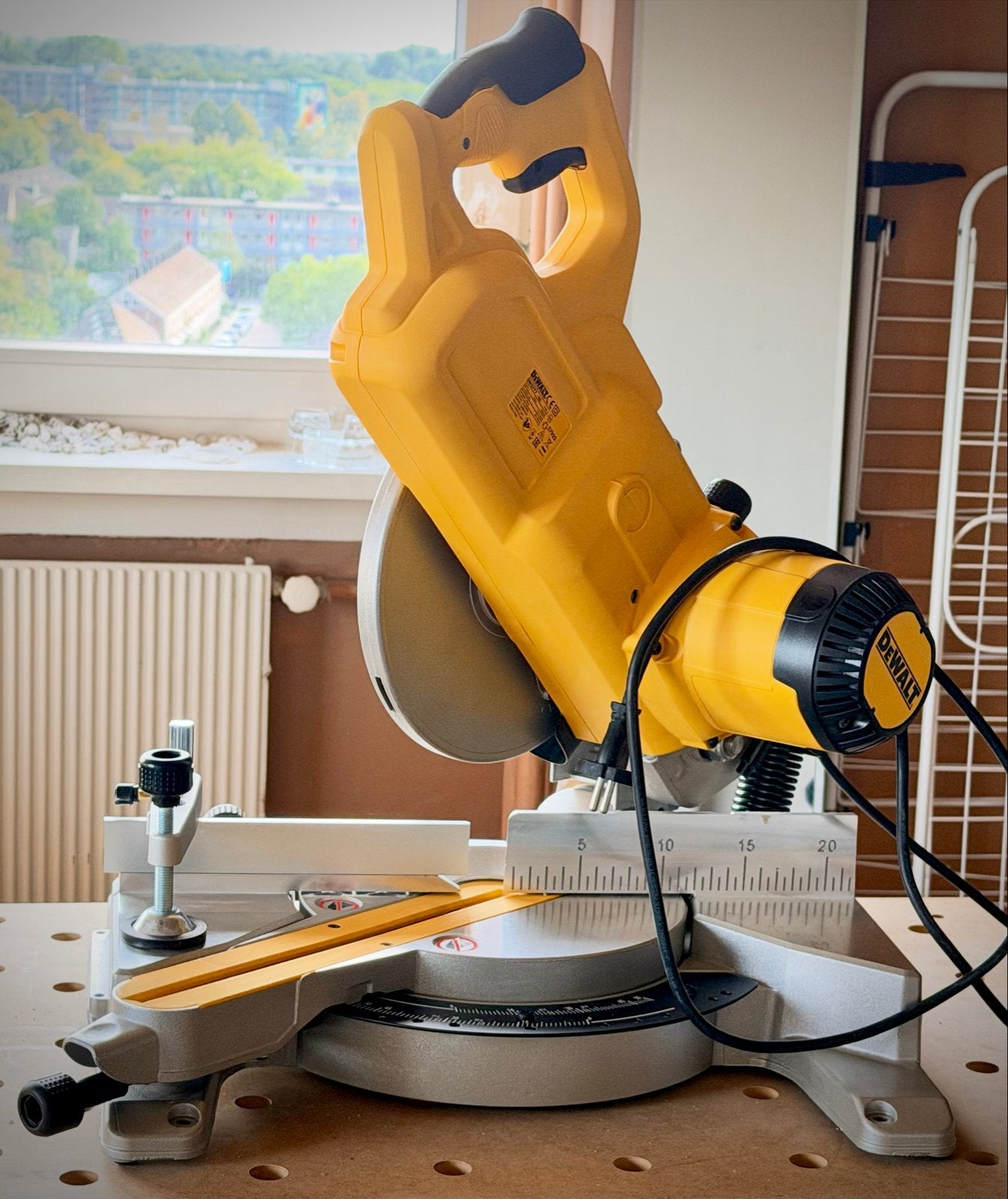Dewalt DWS 777 QS Type 2 Afkortzaag - Als nieuw!, Ophalen, 70 mm of meer, Zo goed als nieuw, Afkortzaag