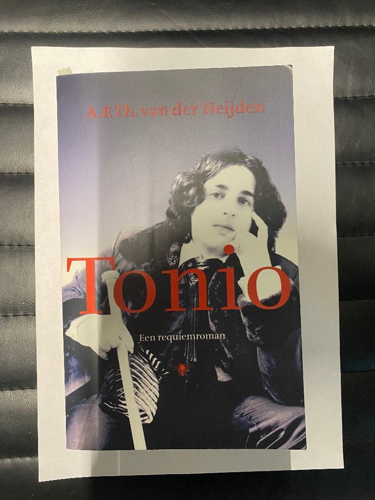 Boek - 850 - Tonio - A.F.Th. Van der Heijden, Ophalen of Verzenden, Zo goed als nieuw