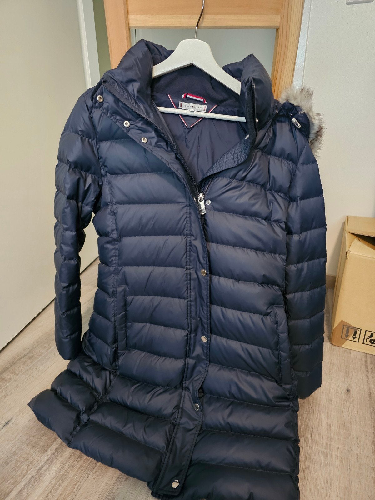 Nieuwe Tommy Hilfiger lange puffer winterjas, Kleding | Dames, Blauw, Maat 46/48 (XL) of groter, Nieuw, Ophalen of Verzenden