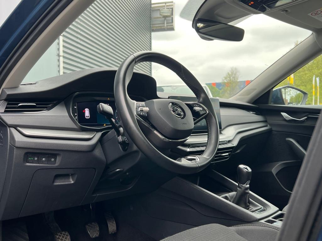Skoda Octavia Combi BWJ 2021 | 1.0TSI 111PK Business Edition, Stof, Gebruikt, Blauw, Origineel Nederlands