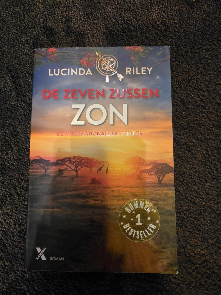 Lucinda Riley - Zon, Boeken, Ophalen, Zo goed als nieuw, Lucinda Riley