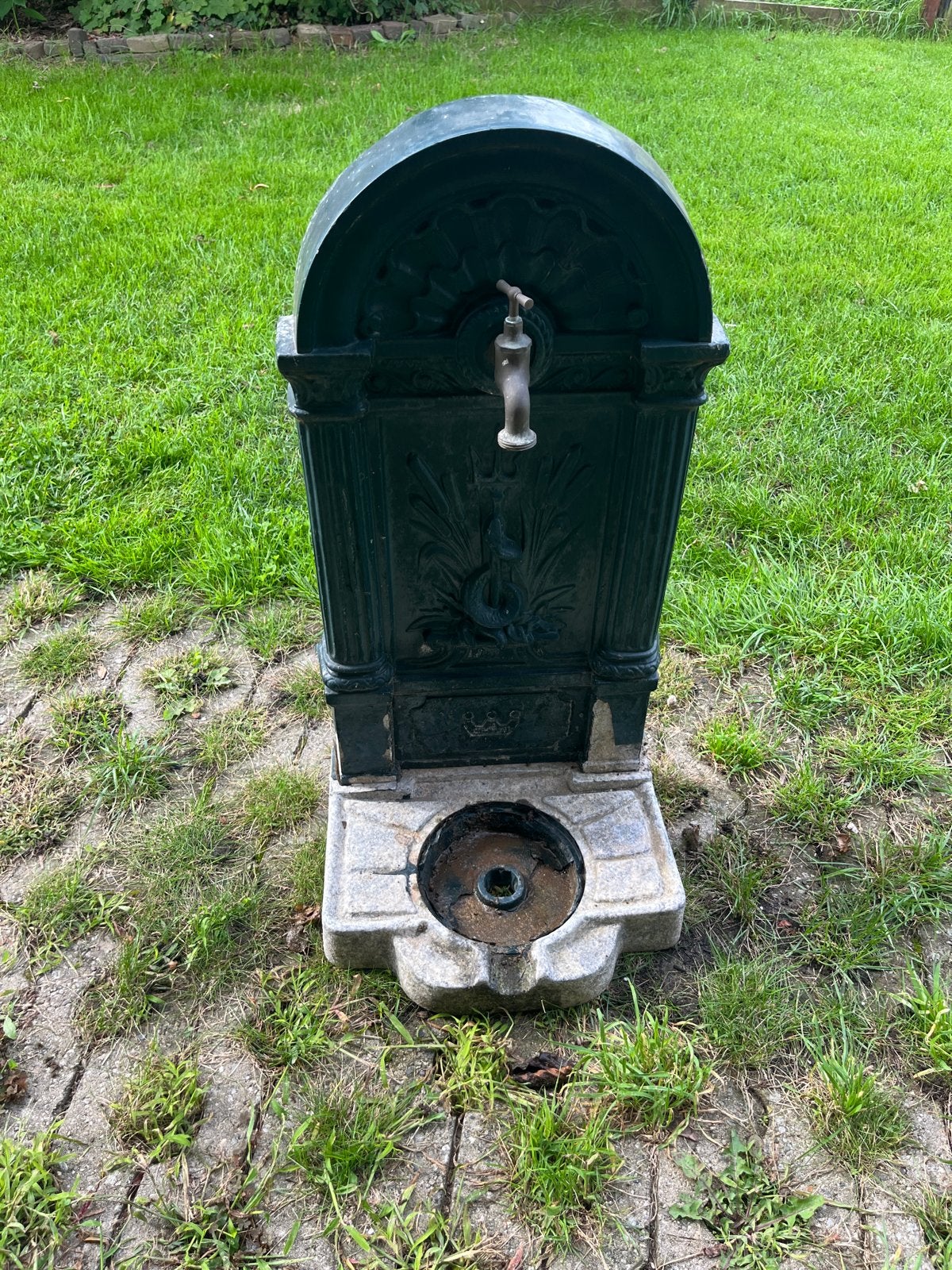 Decoratieve gietijzeren fontein, buitenkraan, 84 cm hoog, Ophalen, Gebruikt, Gietijzer, Fontein