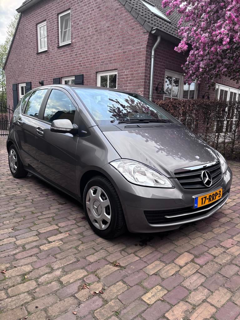 Mercedes-Benz A-Klasse 1.5 A160 5DRS 2011 Grijs, Auto's, Voorwielaandrijving, Euro 5, Stof, Zwart