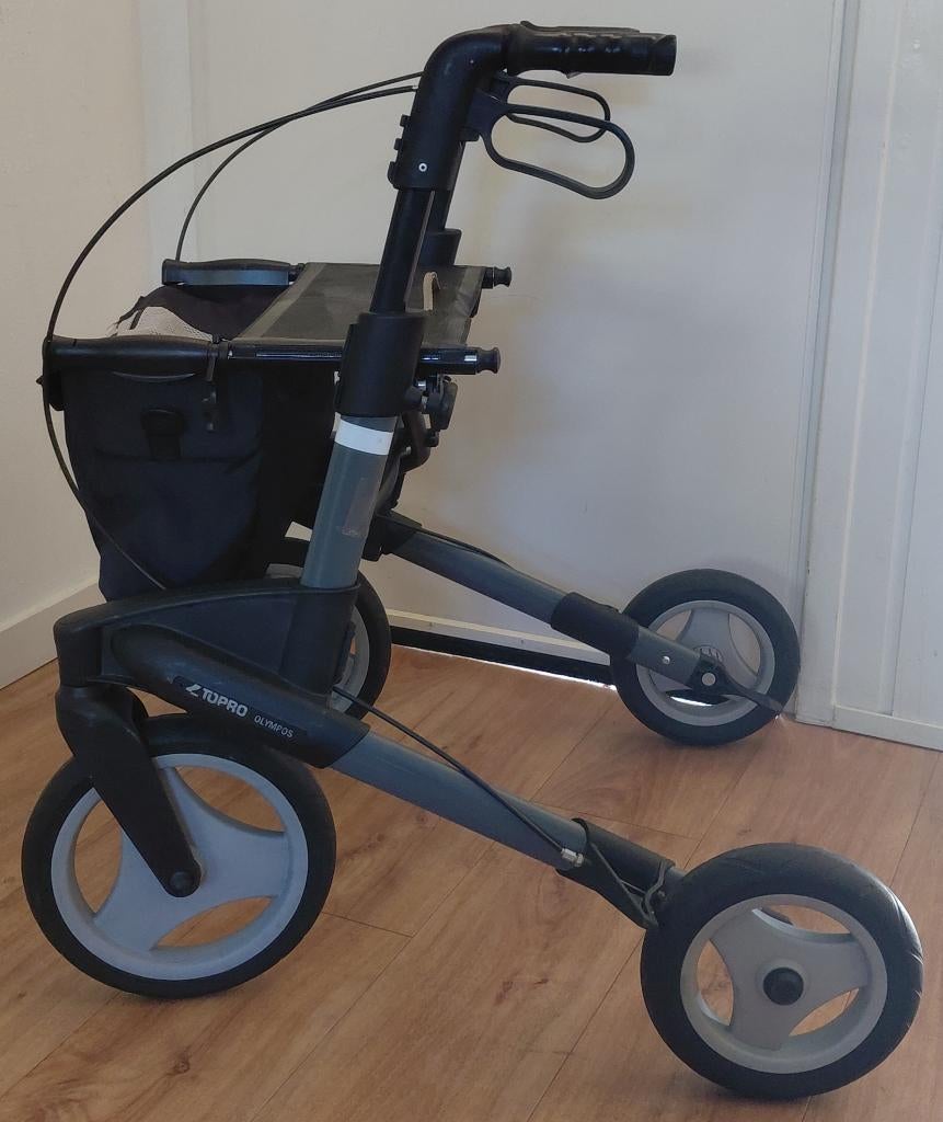 Rollator Topro Olympos M + Tas ( 8.9 kg ), Diversen, Rollators, Zo goed als nieuw, Lichtgewicht, Opvouwbaar, Ophalen