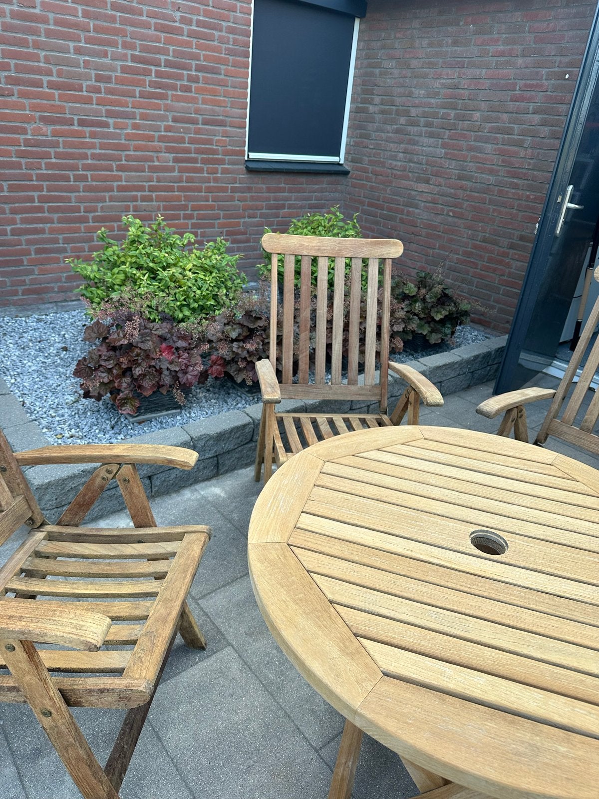 Teakhouten tuinset met 4 stoelen en ronde tafel, Tuin en Terras, Ophalen, 4 zitplaatsen, Gebruikt, Eettafel