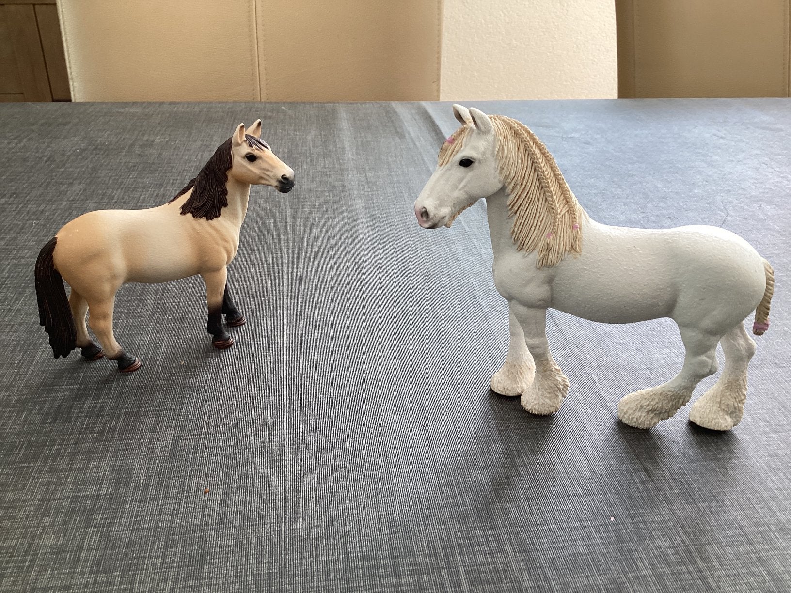 Schleich Shire /mustang merrie PER STUK, Ophalen of Verzenden, Zo goed als nieuw, Jongen of Meisje