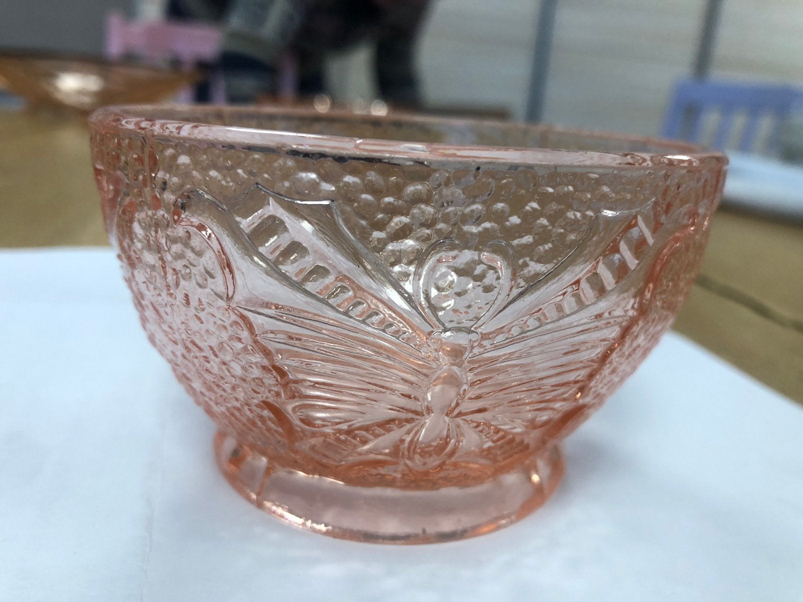 Roze geperst glazen schaaltje ø 10 cm en 6 cm hoog, Antiek en Kunst, Ophalen of Verzenden