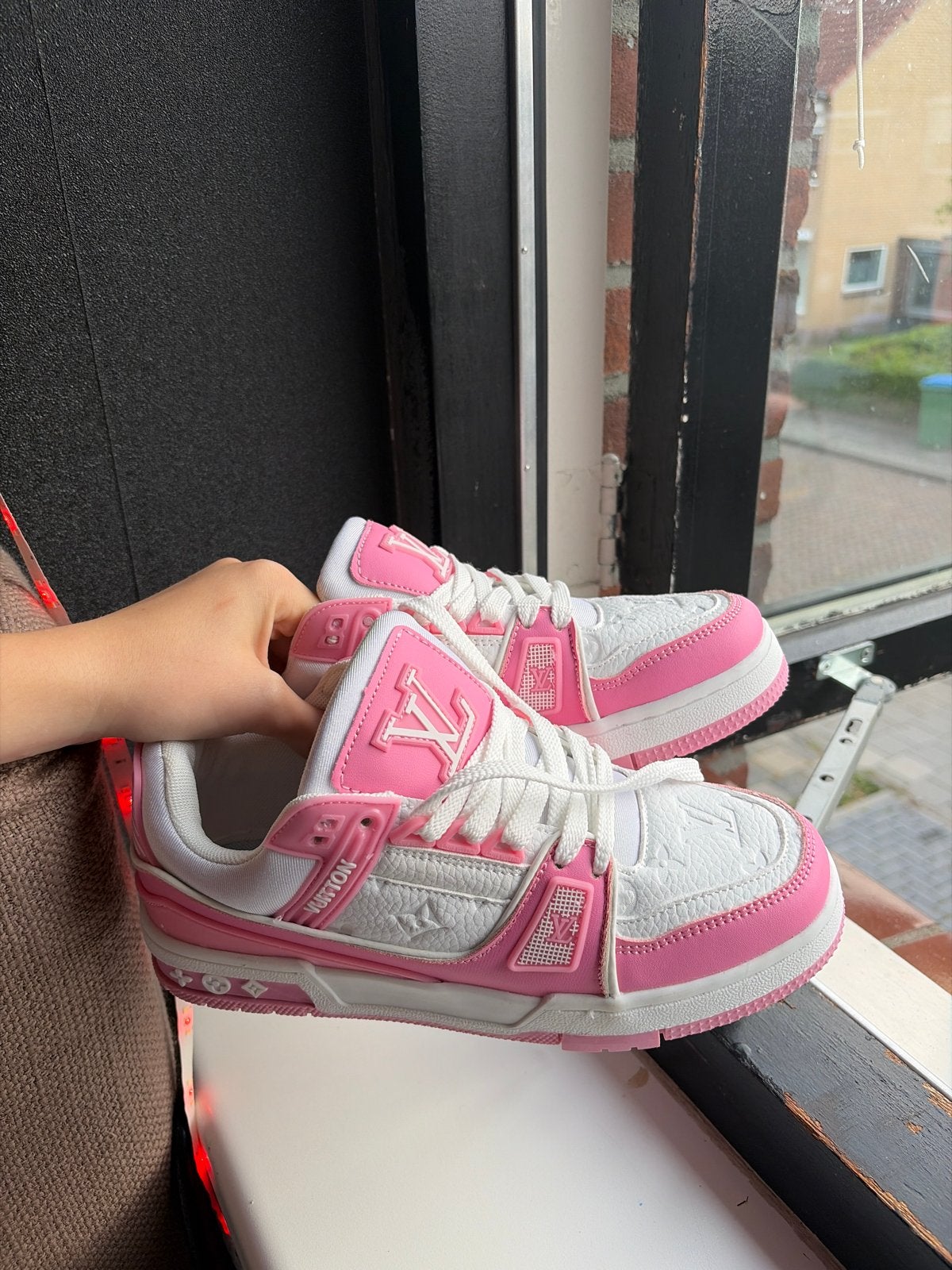 Louis Vuitton Sneakers Roze/Wit - Maat 39, Ophalen of Verzenden, Zo goed als nieuw, Roze, Sneakers of Gympen