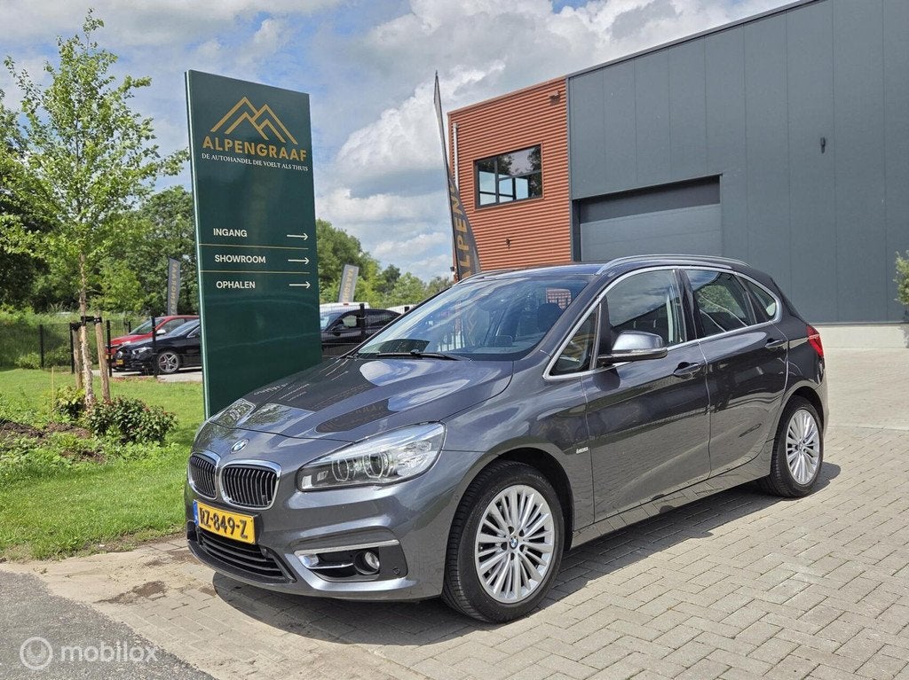 BMW 2-serie Active Tourer 218i Luxury High Executive HUD|LED, Auto's, BMW, 1345 kg, 136 pk, Gebruikt, Euro 6