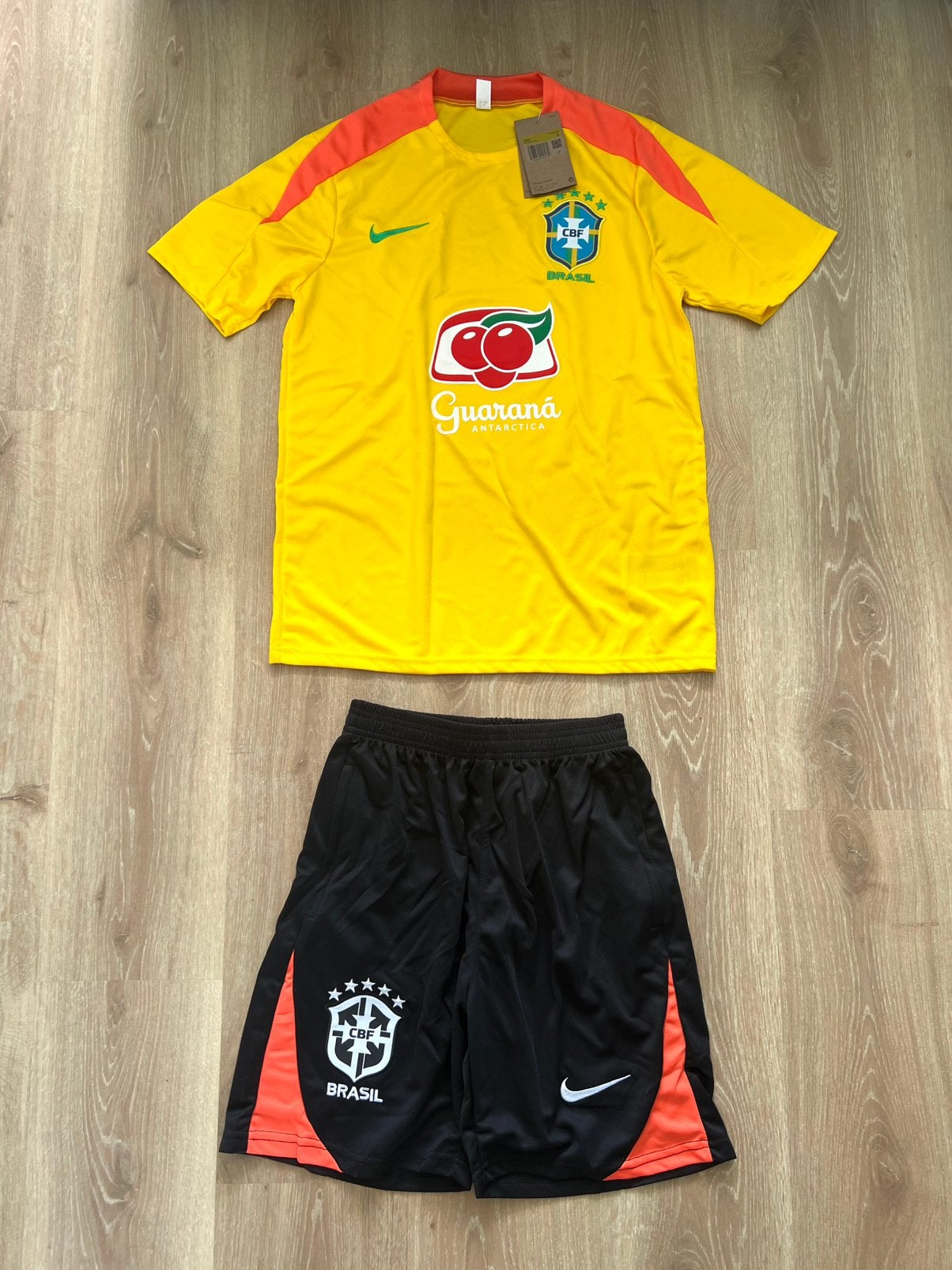 Brazilië trainingsset Nike geel  Maat S, Geel, Nieuw, Ophalen of Verzenden, Nike